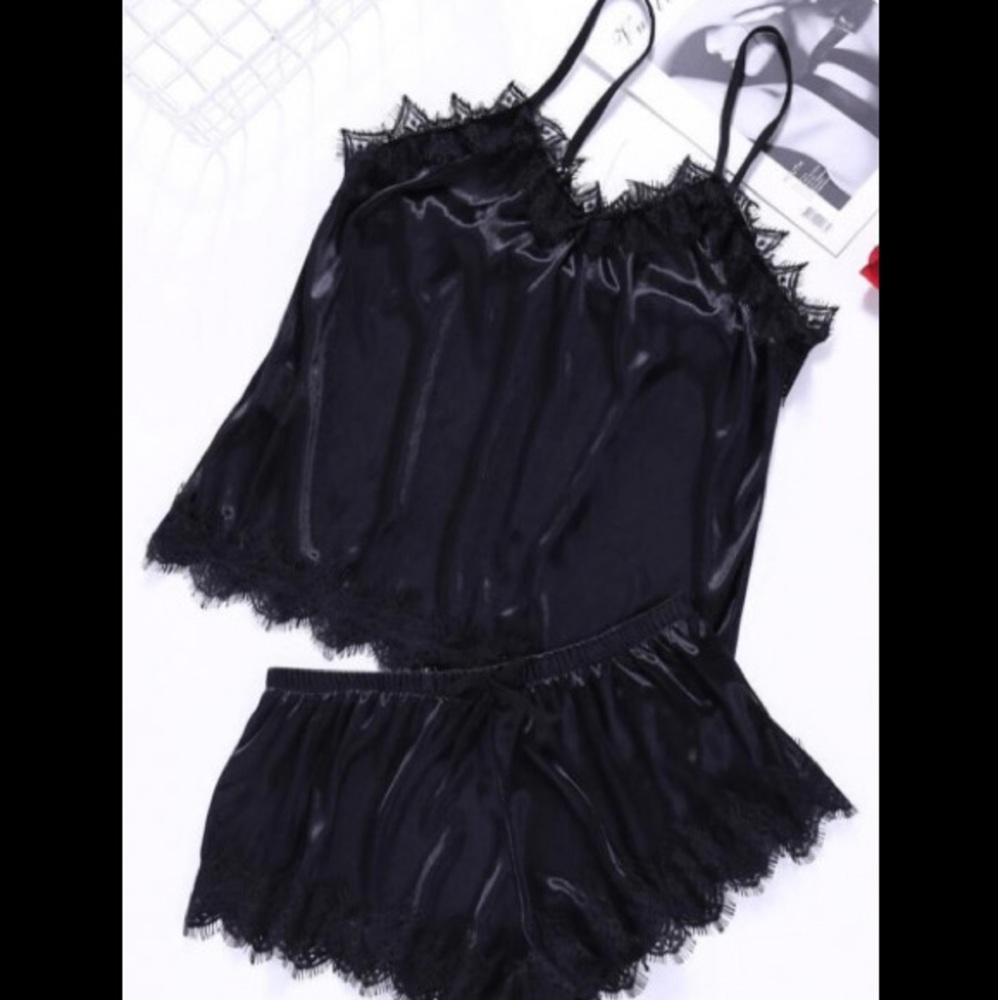 Sweet Silk Lace Trim Top & Bottoms Adjustable Cami & Bow-tie Shorts lingerie Set